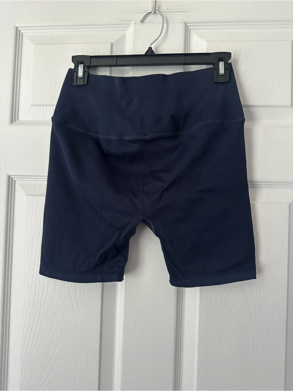 ALO YOGA Seamless Ribbed Favorite 5’’ Shorts - Medium